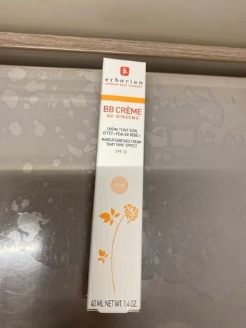 Bb crème clair Erborian neuf 