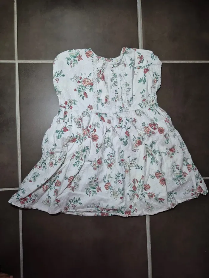 Robe tape à l’œil