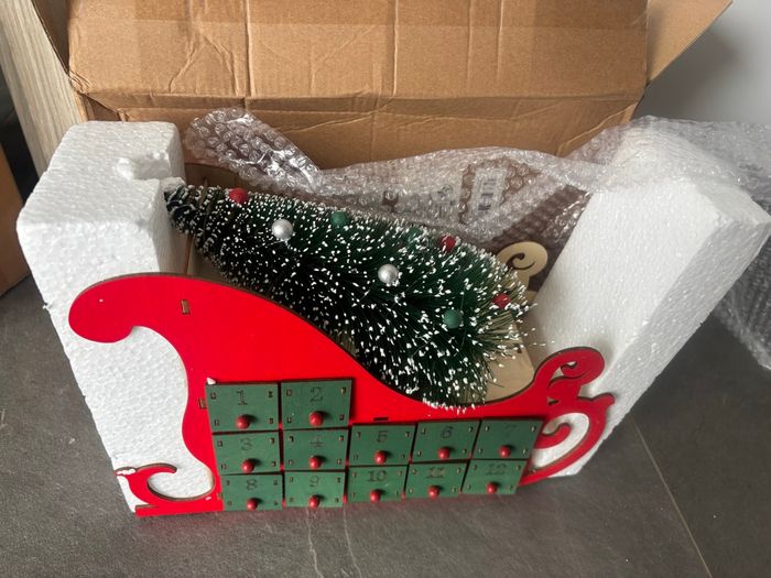 Calendrier de l'avent en bois avec sapin de Noël éclairage led et 24 tiroirs vides - neuf - photo numéro 2