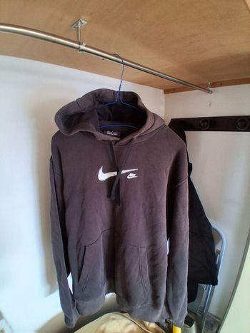 Sweat à capuche marque NiKE