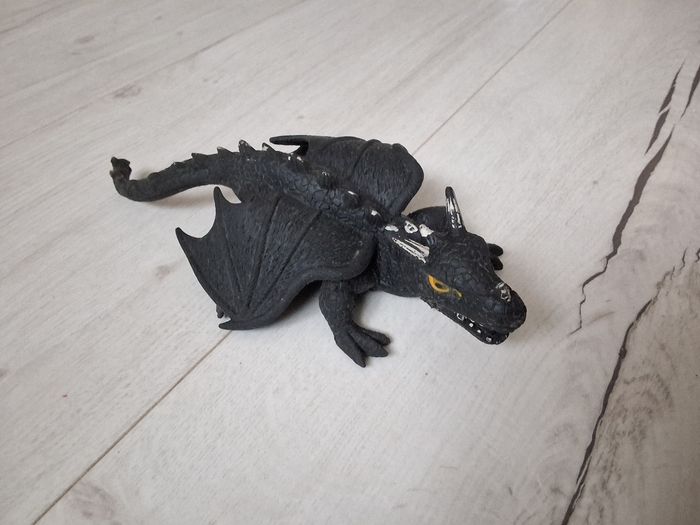 Jouet dragon noir mou anti stress 20 cm de long - photo numéro 1