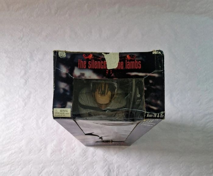 Figurine Neca The Silence of the Lambs / le silence des agneaux, Hannibal Lecter 18" Talking Figure - photo numéro 3