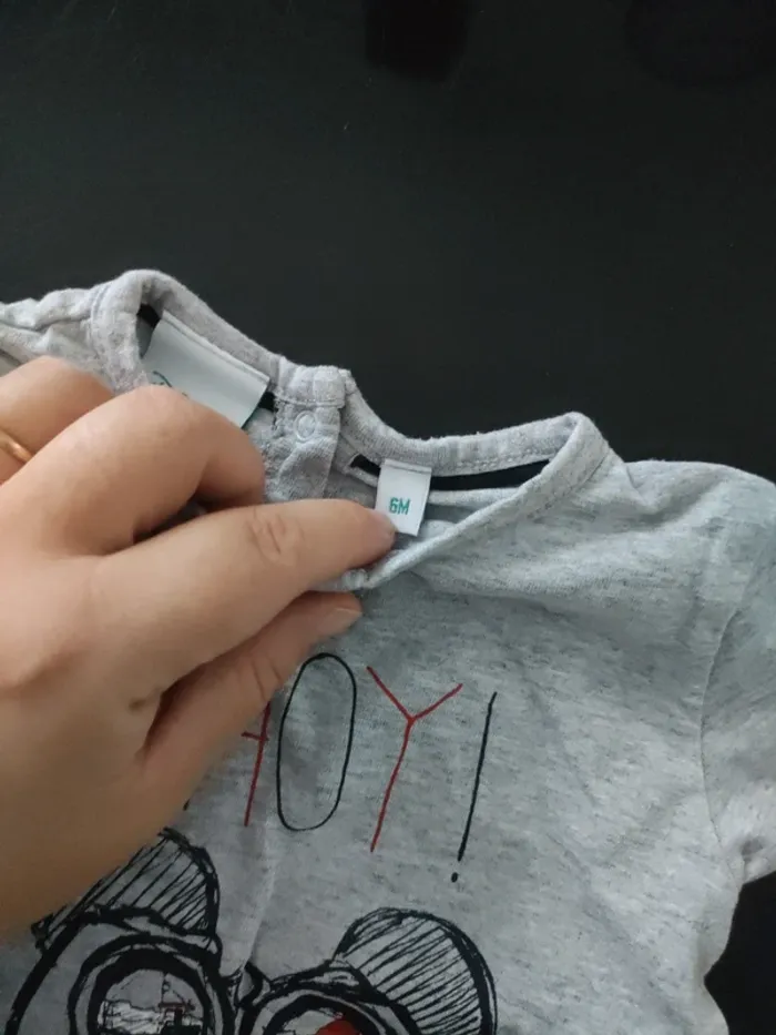 T-shirt Disney baby 6 mois Mickey - photo numéro 2