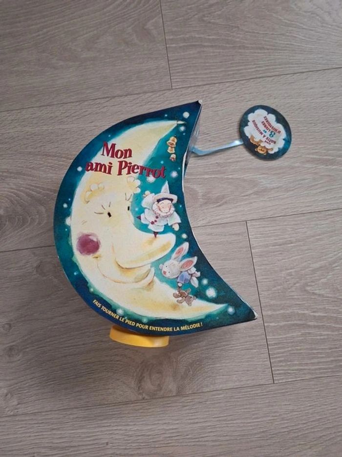 Une boite à musique et 3 livres d histoire Mon ami Pierrot - photo numéro 4