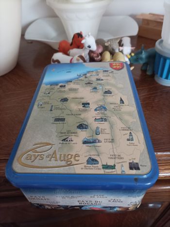 Boite en metal rectangulaire