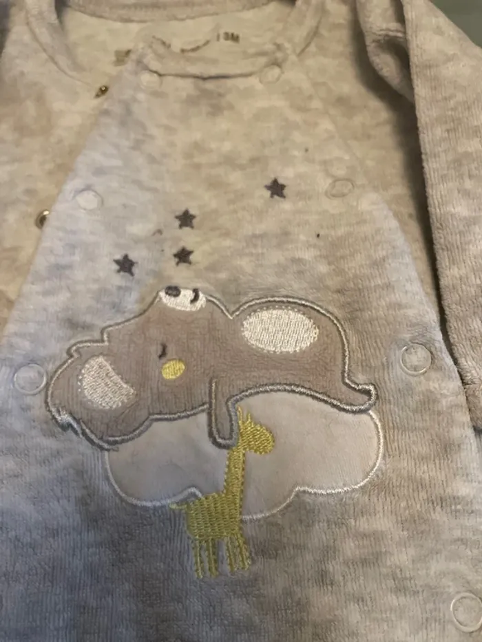2 pyjamas 3mois - photo numéro 4