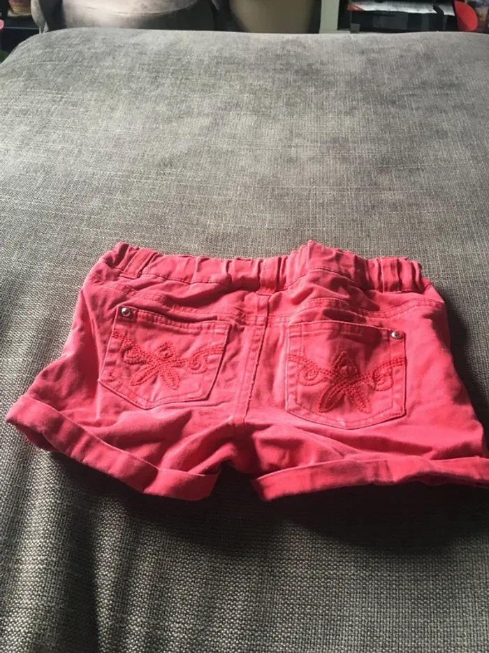 Short enfant rouge - photo numéro 3