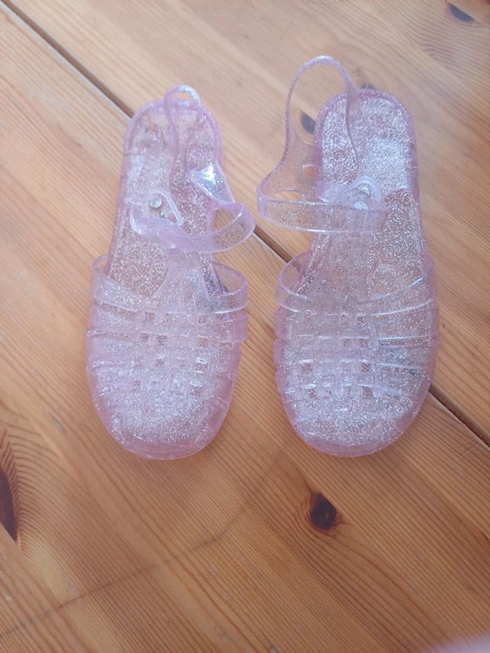 Chaussures d'eau roses à paillettes
