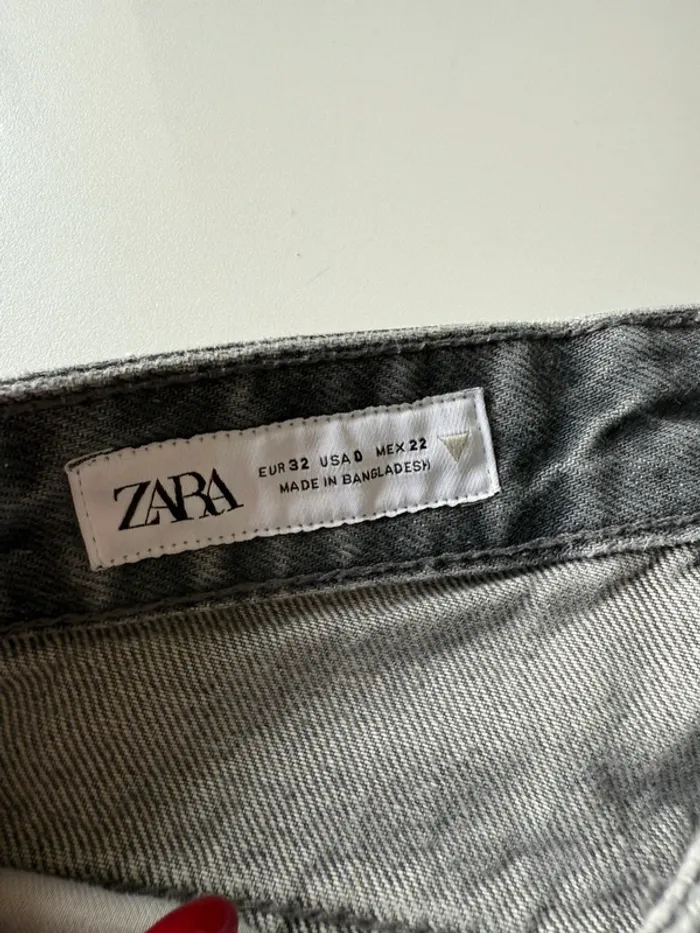 Jeans Zara gris taille 32 coupe droite - photo numéro 2