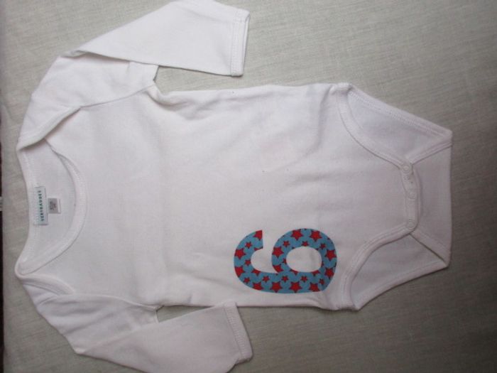 Lot de 7 body, 6 mois - photo numéro 3
