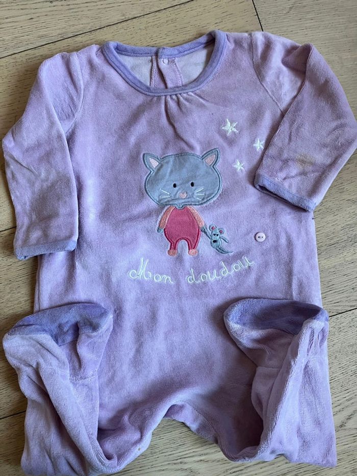 Lot de 4 pyjamas / grenouillère 12 mois - photo numéro 5