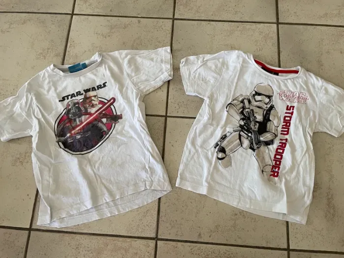 2 teeshirts Star Wars 6ans manches courtes
