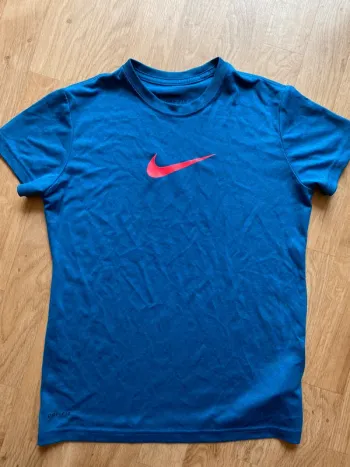 Teeshirt Nike bleu électrique logo rose