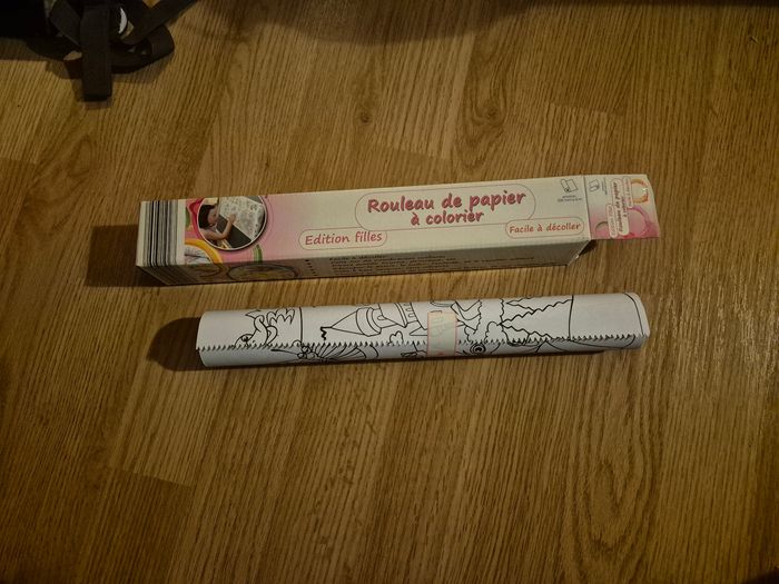 Rouleau à papier à colorier pour fille