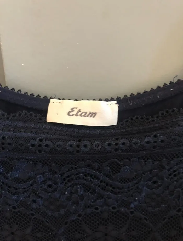 Nuisette bleue marine avec dentelle Etam lingerie taille S en TBE - photo numéro 3