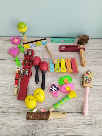 Lot d'instruments de musique