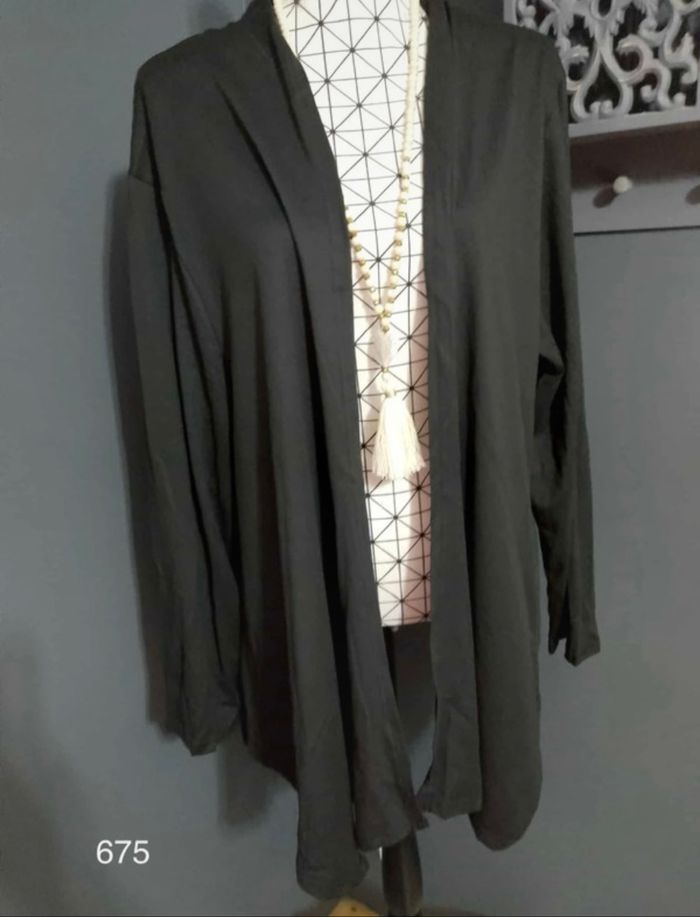 Cardigan Élégant Noir Femme Grande Taille 56 – Châle Polyvalent Léger à Manches Longues 🖤