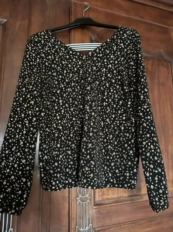 Blouse only 34