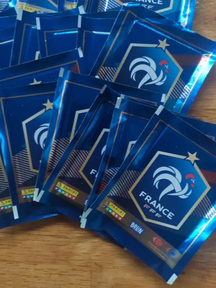 39 pochettes Panini FFF Carrefour - photo numéro 2
