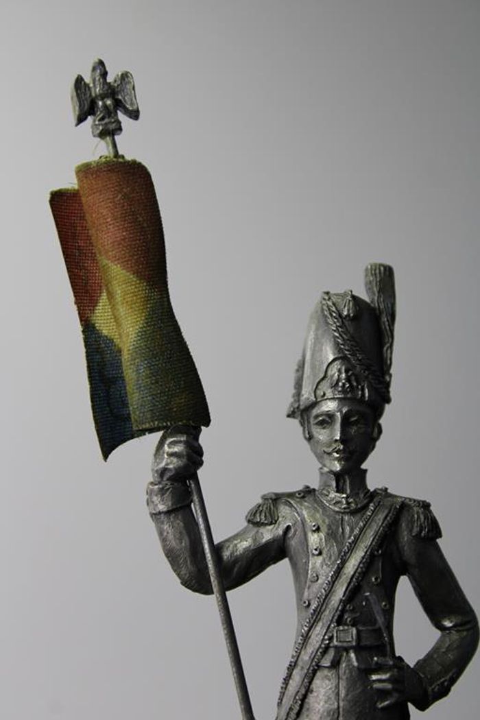 Figurine lieutenant porte drapeau - photo numéro 3