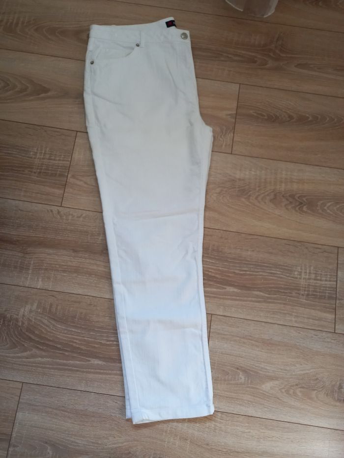 Pantalon blanc marque Bleu de Sym taille 46