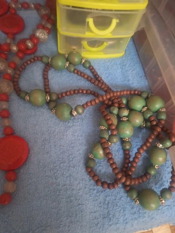 #collier différents couleur - photo numéro 2