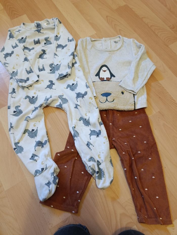 Lot 4 pyjamas dont 2 deux pièces et deux 1  pièces - photo numéro 2