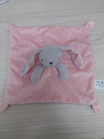 #12 - Simba toys - doudou carré rose étoiles lapin
