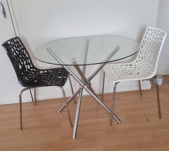 Table ronde en verre 