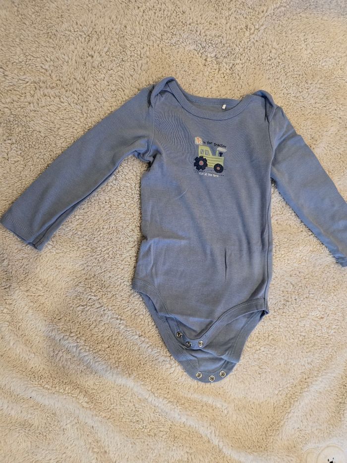 Lot bodies garçon 24mois - photo numéro 4