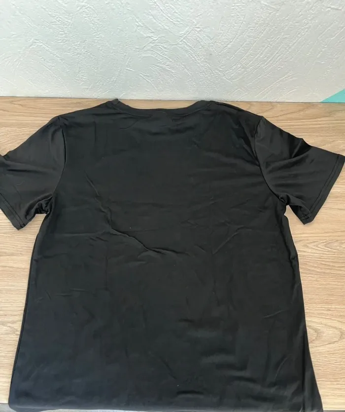 T-shirt noir imprimé tendance - photo numéro 5
