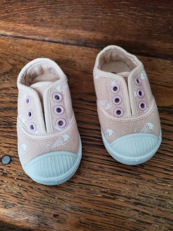Chaussures en toile T.18