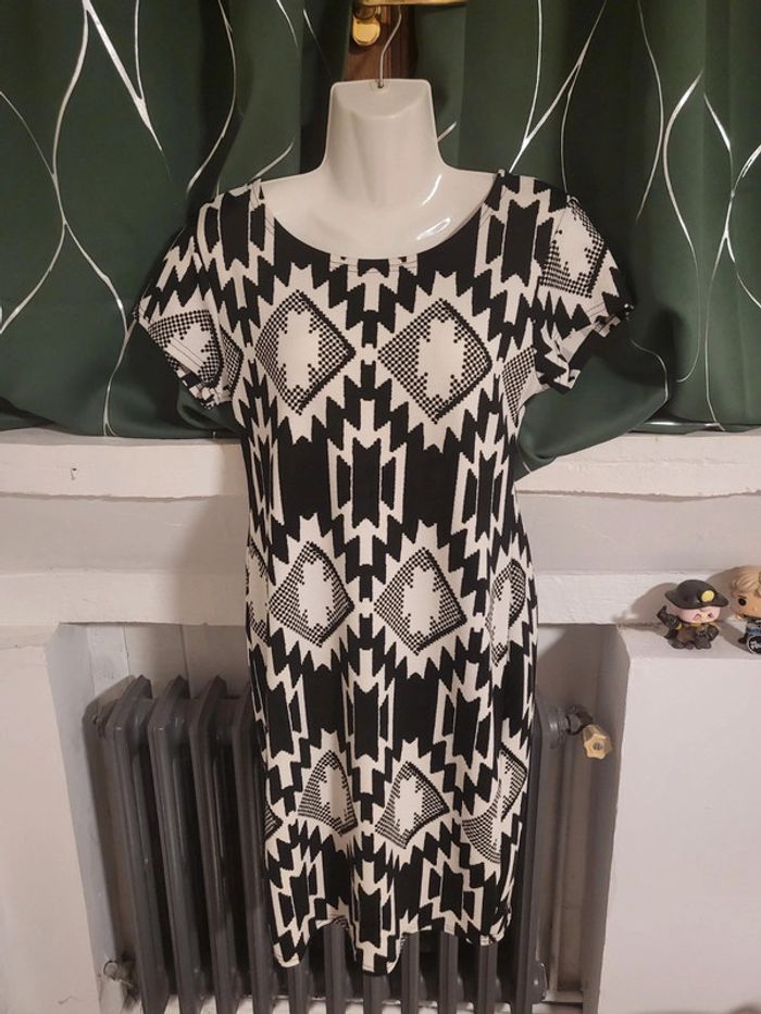 Sublime robe TU femme noir et blanc
