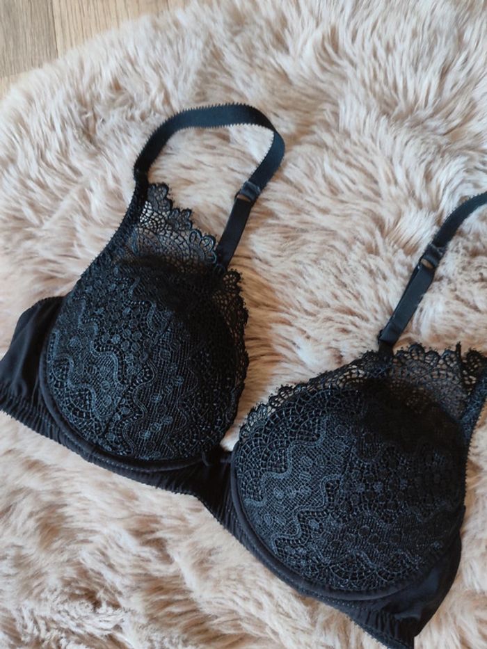 Soutien gorge noir - photo numéro 2