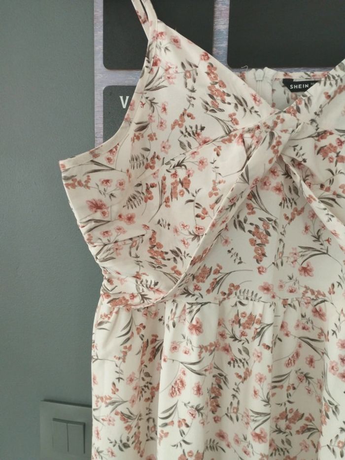 Robe à fleurs - photo numéro 2
