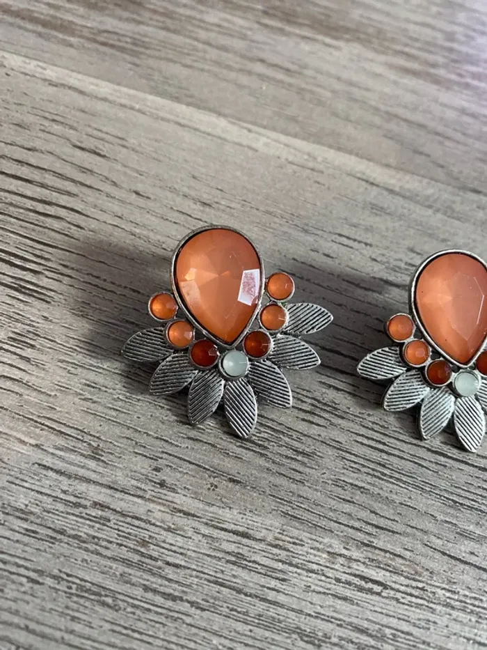 Boucles d’oreilles argentées et roses - photo numéro 2