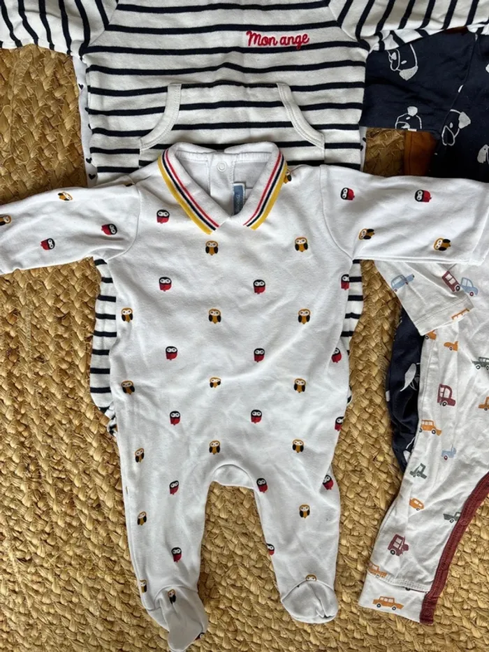 Lot de bodies et pyjamas - 3 mois - excellent état - photo numéro 2