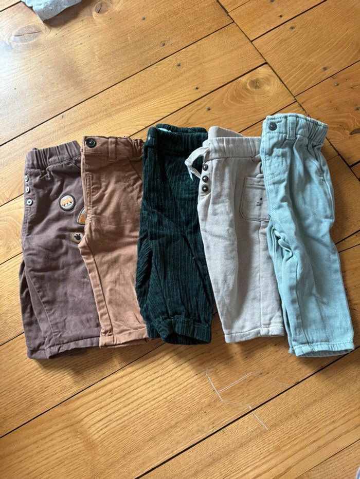 Pantalons en très bon état taille 6 mois