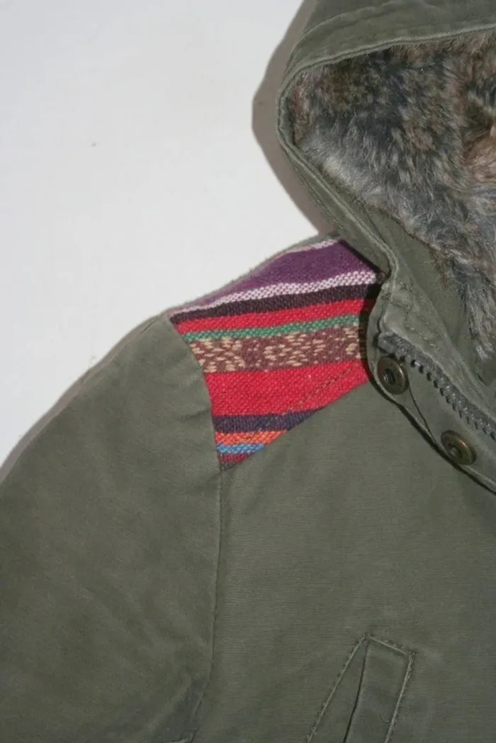 Manteau capuche fourrée marque Creeks, taille 8 ans - photo numéro 3