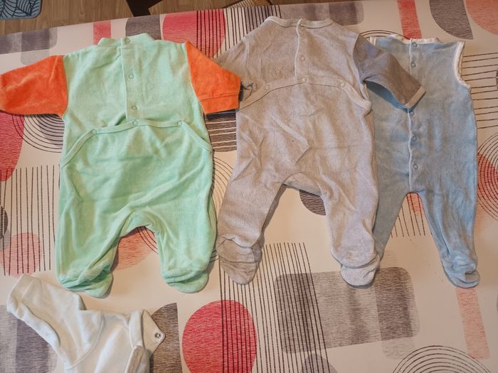 Lot 5 pyjamas Taille 1 mois - photo numéro 8