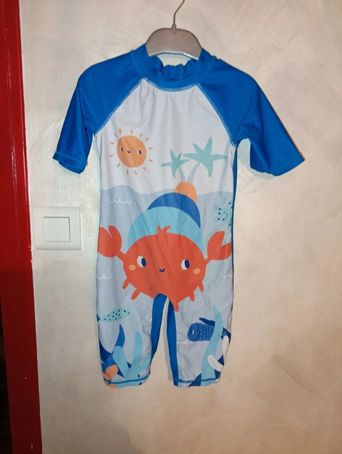 Combinaison de bain taille 3 ans en très bon état - photo numéro 2