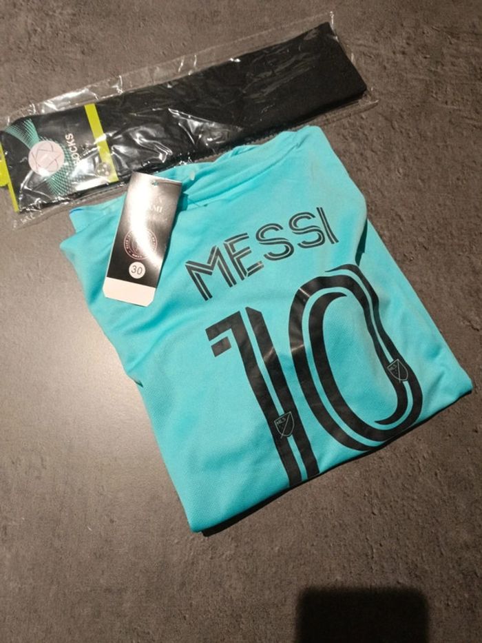 Tenue football Léo Messi Inter Miami bleu. T.30 - photo numéro 4
