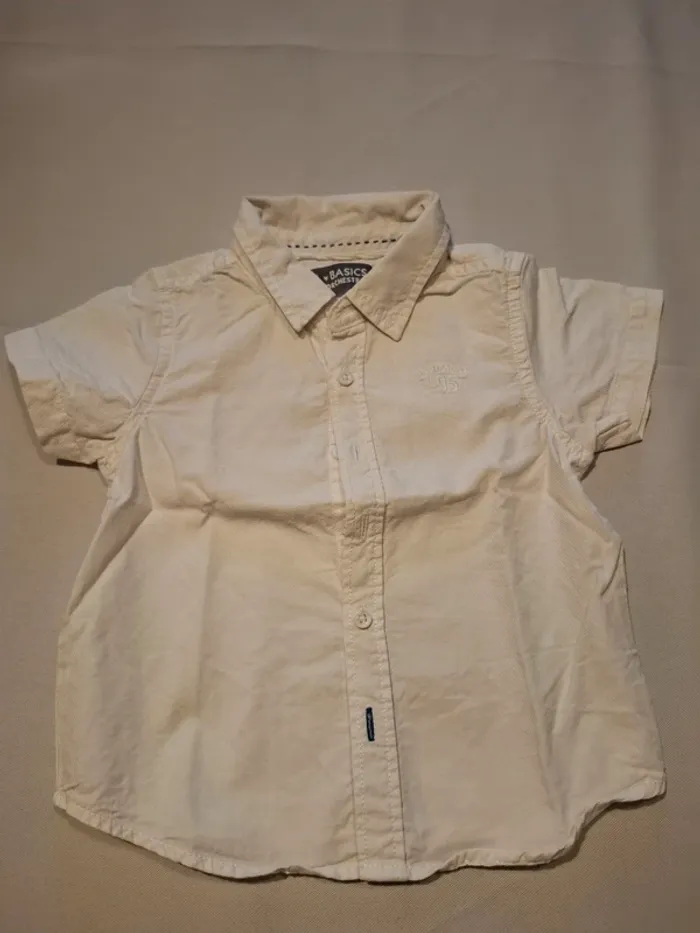 Lot vêtements (chemise t-shirt bodys short salopette) garçon 18 mois - photo numéro 12