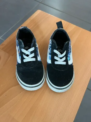 Baskets Vans fille 23,5 noir/blanc à fleurs – très bon état 🌸