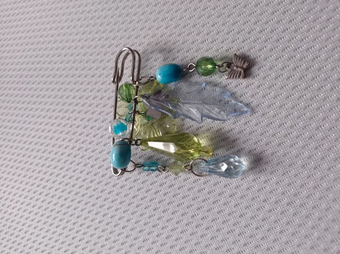 Broche épingle breloques - photo numéro 2