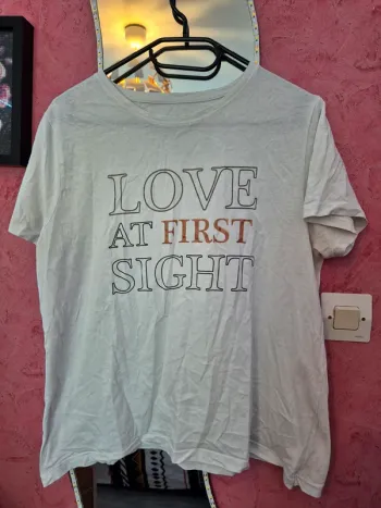 T-shirt blanc à motif