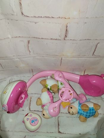 Mobile eveil mouton rose