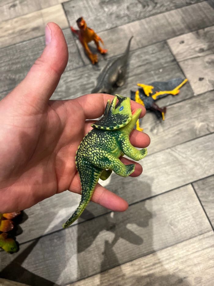 Lot dinosaures - photo numéro 8