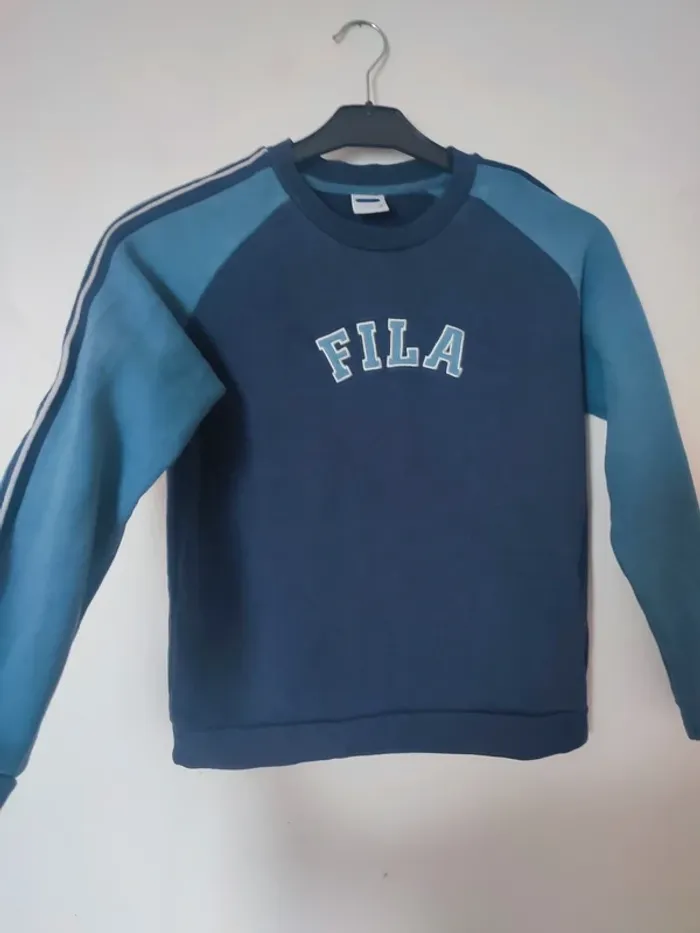 Pull Fila taille 10 ans