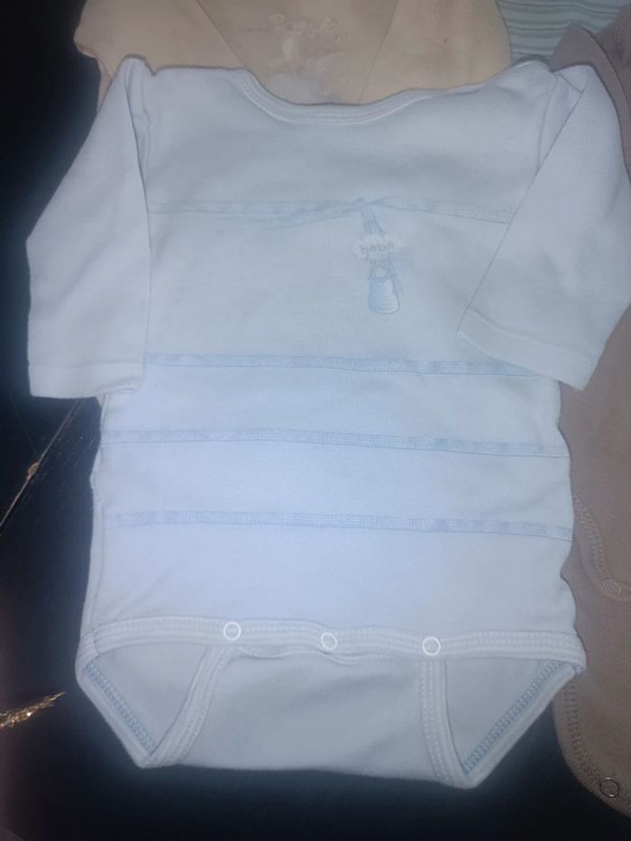 Lot de 6 bodies 3 mois - photo numéro 5